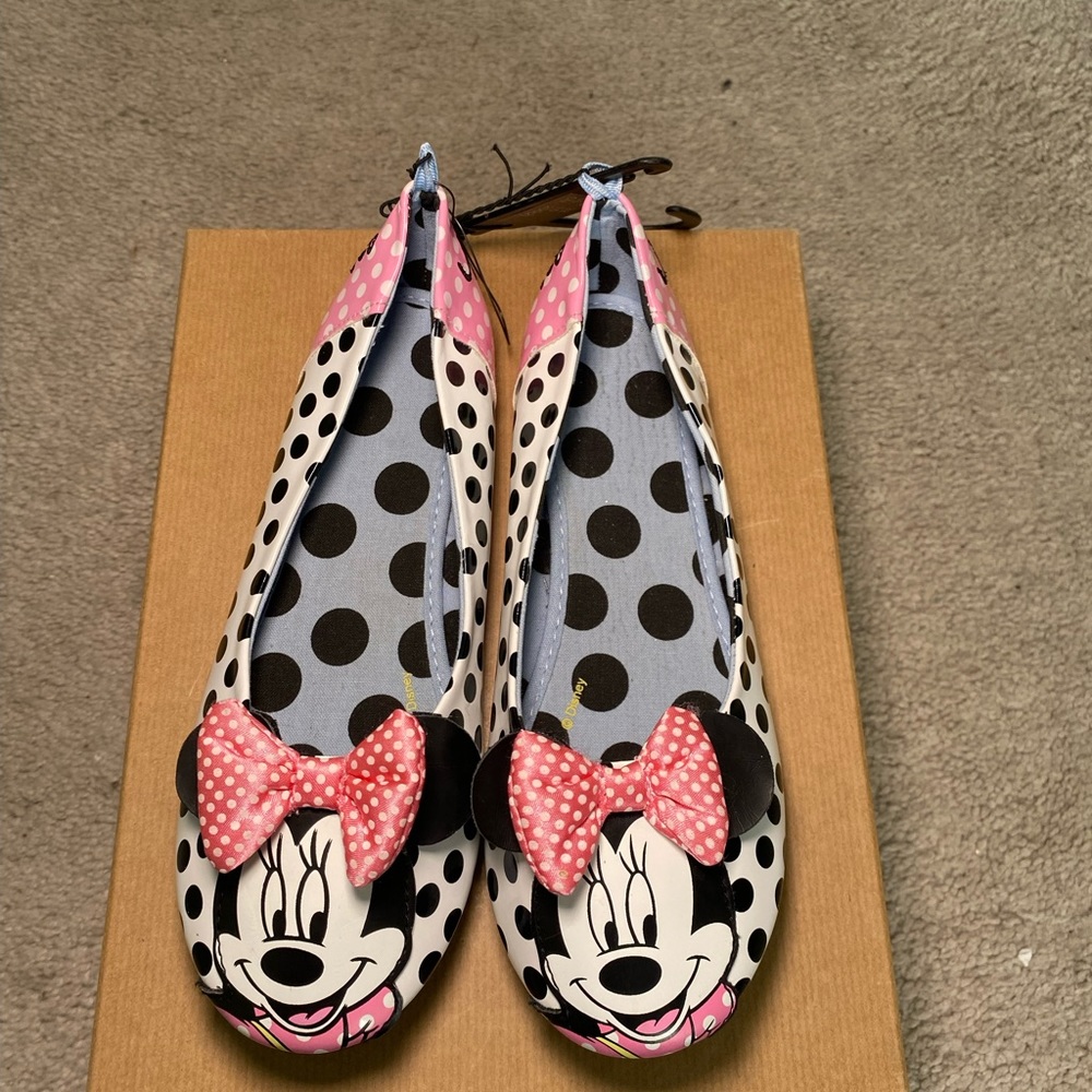 Disney themed Minnie mouse flats from H&M